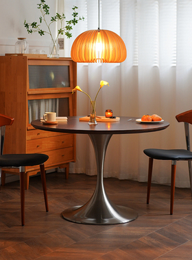 北欧郁金香圆桌家用小户型吃饭桌现代简约复古实木圆形餐桌椅组合