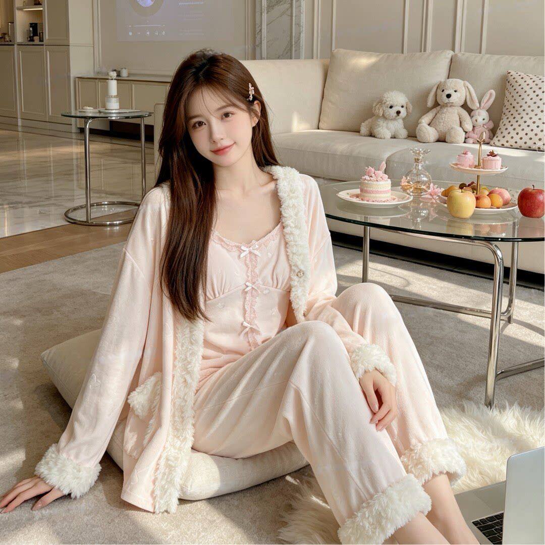 维多利亞绒睡衣女款秋冬季甜美蝴蝶压花吊带三件套装少女感家居服