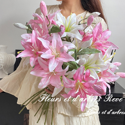 奶油风高档百合花束ins风娟花