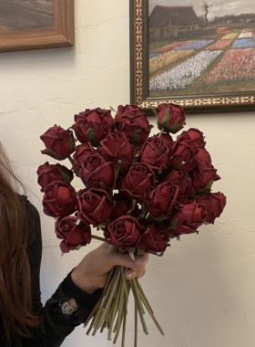 超好看！安哥拉红玫瑰焦边仿真花室外打卡造景绢花卉玄关卧室摆设