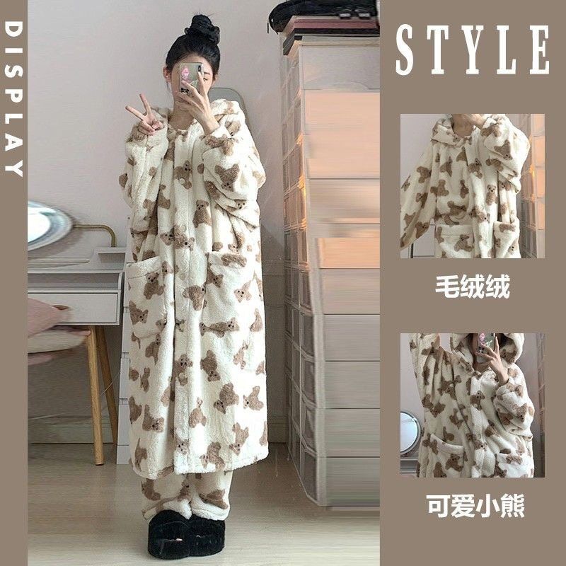 2025年睡衣女新款小熊冬季珊瑚绒加厚加绒可爱秋冬睡袍家居服套装