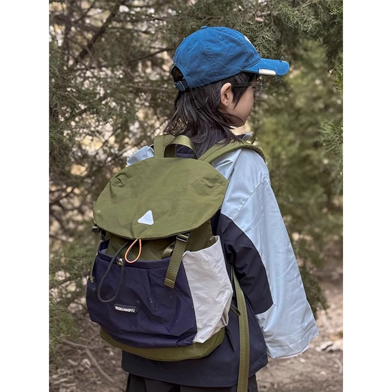 韩国Uamtor儿童包包2025新款男童户外登山包大容量女童轻便双肩包图片