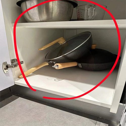 厨房锅具底部滑轮收纳盒带轮