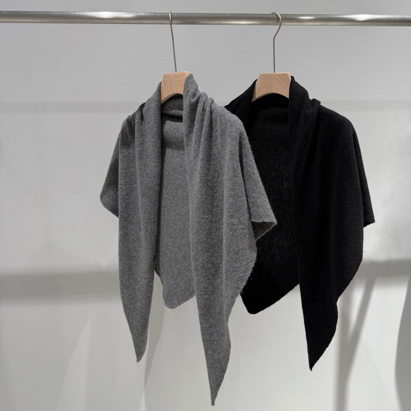 外贸25冬简单百搭三角围巾披肩