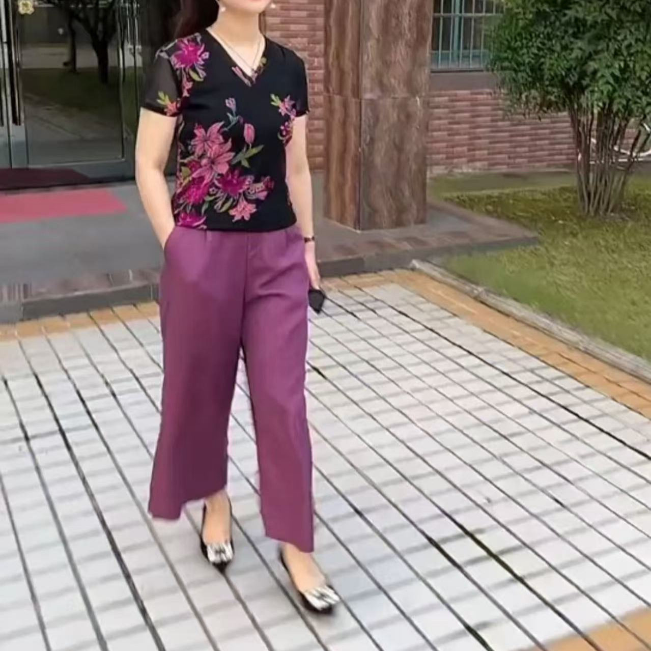 日本moleubak夏季新款v领短袖印花小衫高腰九分裤洋气显瘦