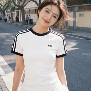 显瘦三条杠短款 t恤女春夏季 上衣 白色正肩短袖 品牌折扣小红书推荐