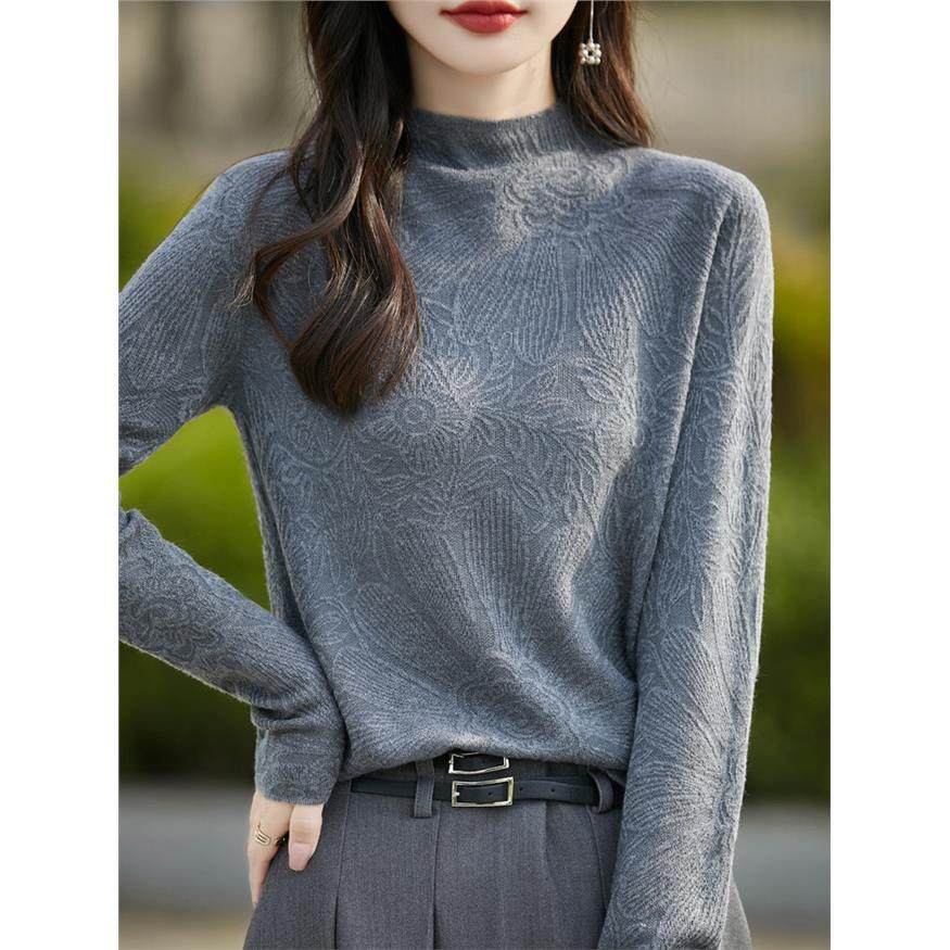 重工雕花长袖针织打底衫女2025新半高领套头精纺薄款保暖毛衣春秋