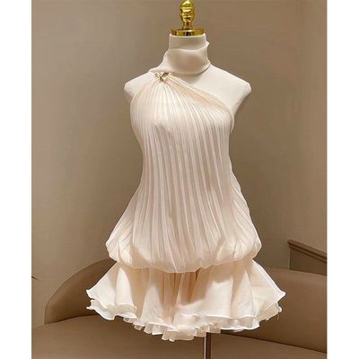 小香风高级感露肩百褶蓬