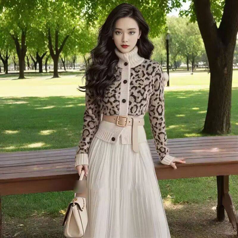 2024新款爆款秋冬杏色豹纹印花高领上衣半身裙两件套女小香风套装