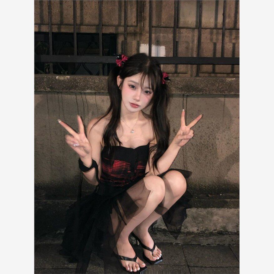 圣诞节氛围感性感辣妹抹胸背心上衣高腰短裙子两件套女装秋冬新款