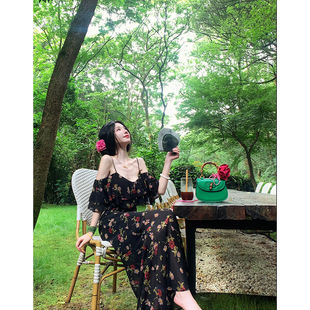 已到货【繁星花海】2024新款国风新中式露背吊带荷叶边碎花连衣裙