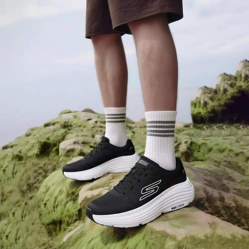 Skechers斯凯奇纵云跑鞋男流行春季时尚休闲鞋健步鞋 220613-BKW