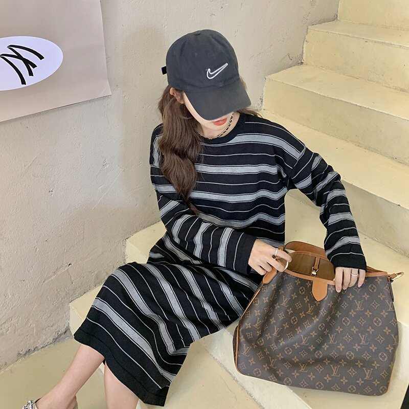 黑色条纹卫衣连衣裙女春秋2025新款超好看宽松休闲中长款T恤裙子图片