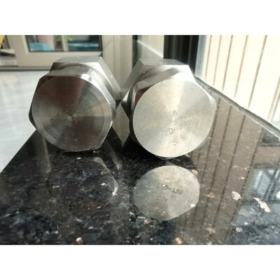 未使用钢瓶接头CGA 712-728 一长一短 议价