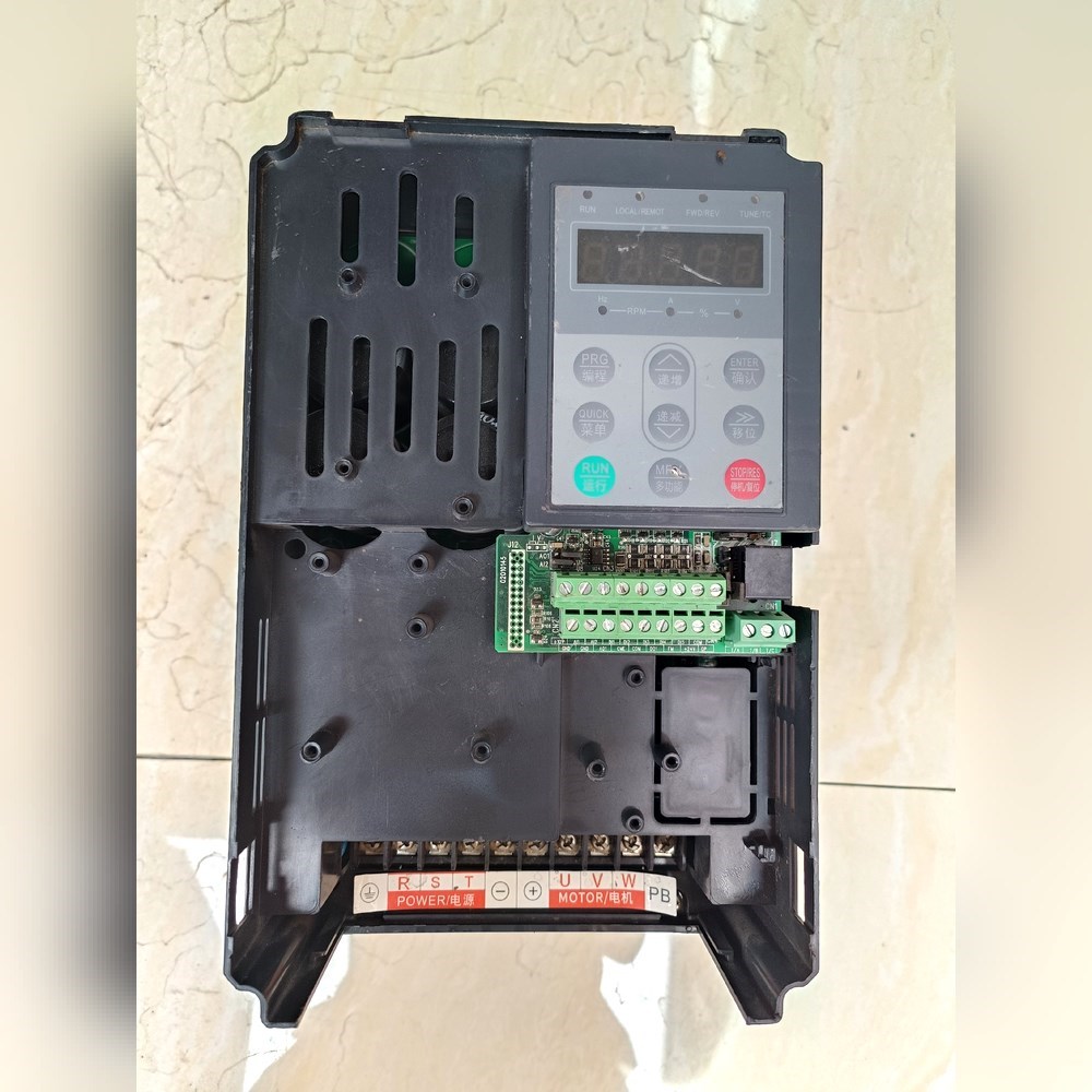 国产MG330T-7R5G3变频器现货实拍功能包好. 议价