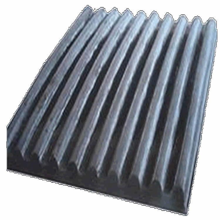 颚式破碎机配件鄂板额版颚板一套鄂板由动鄂板和静鄂板组成