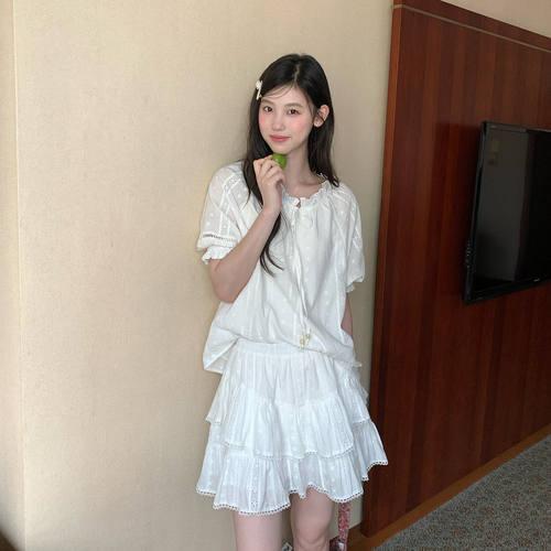 尺尺间Lsland韩系蕾丝刺绣镂空短袖衬衫女夏季新款蛋糕半身裙套装