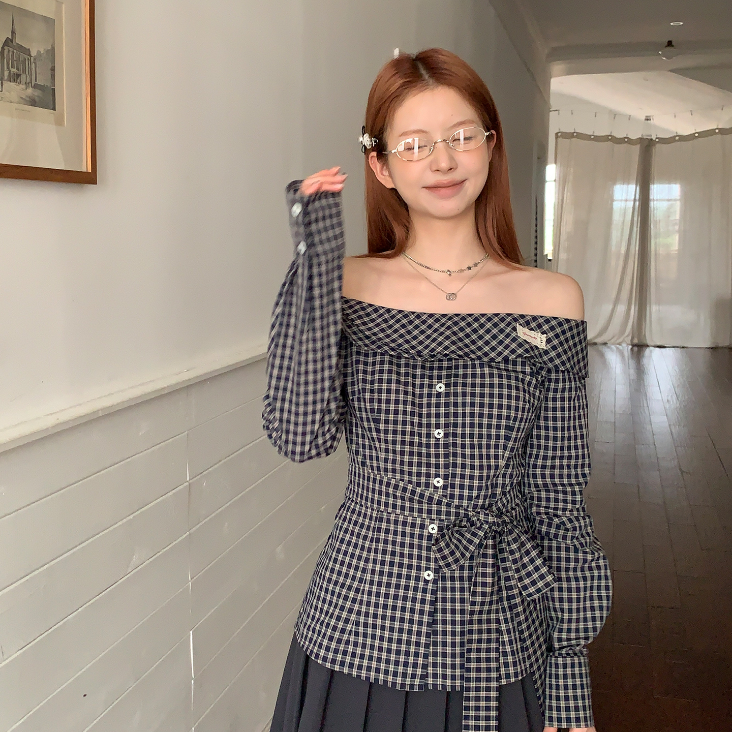 尺尺间Lsland 韩系一字肩格纹长袖衬衫女秋季新款收腰显瘦上衣