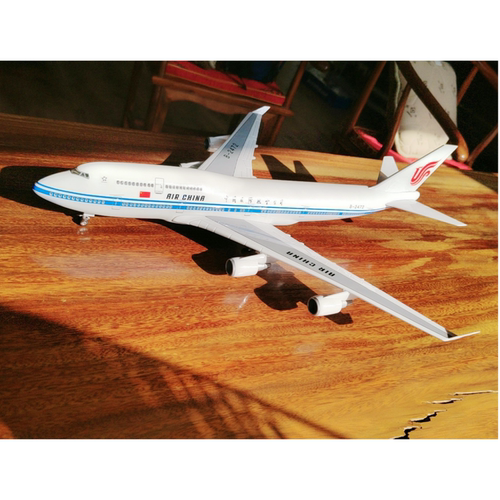 波音747飞机模型带轮子