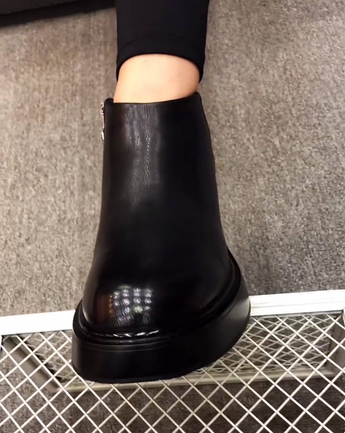 广州新品潮流切尔西侧拉链头层牛皮羊毛休闲商务高帮男鞋028-1003