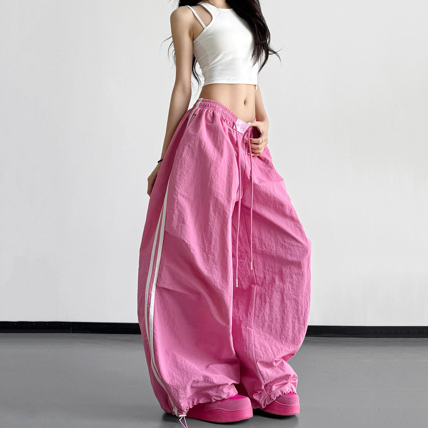 玫粉色多巴胺阔腿裤女2026春夏新款宽松加长舞蹈裤户外登山工装裤
