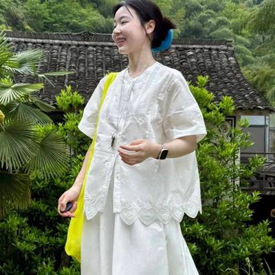 独特超好看白色衬衫短袖女夏季设计感小众泡泡袖蕾丝镂空衬衣上衣