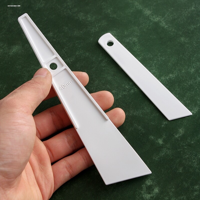 手工皮具diy工具皮革制作上胶片 刮胶板刮胶片床面胶水涂抹图片