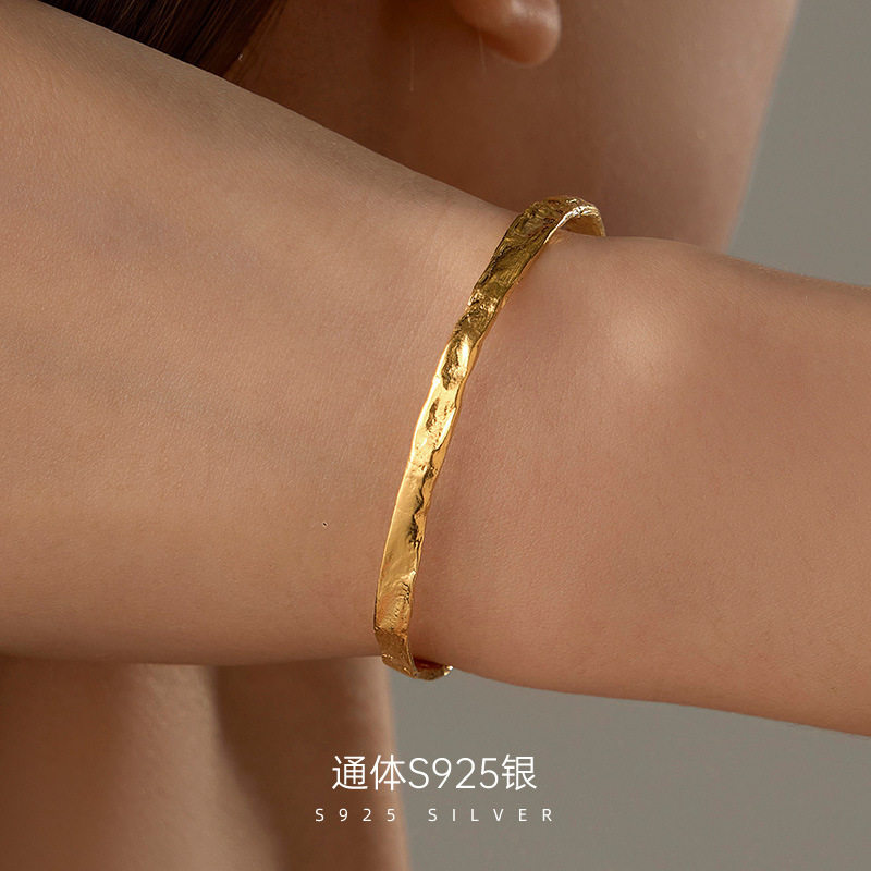 榕树下S925银简约锤纹理手镯女复