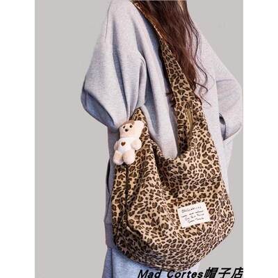 Mad Cortes四季挎肩包包时尚女大容量旅行单肩包高级感豹纹托特包