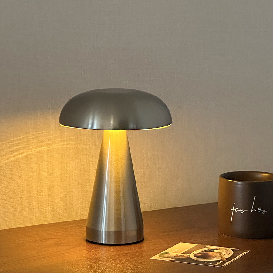 桌面摆件轻奢现代简约金属蘑菇拍拍感应灯桌面氛围灯高级感小夜灯,家居饰品,桌面摆件,淘宝优惠券,粉丝福利购,淘宝优惠卷