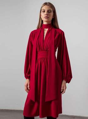 2024红色设计感小众连衣裙法式雪纺通勤深V镂空女装women clothes