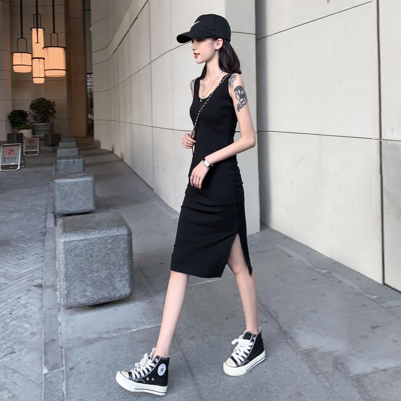 黑色吊带连衣裙2025新款女春背心裙气质吊带裙小个子高级感小黑裙