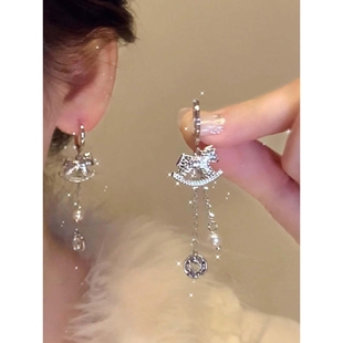 马上有钱！钱币流苏碎冰冰生肖马耳环高级感轻奢过新年耳扣耳饰女