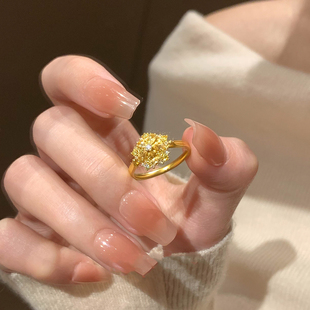 爆闪金色繁花戒指女小众设计轻奢高级感2025新款爆款情侣对戒指环