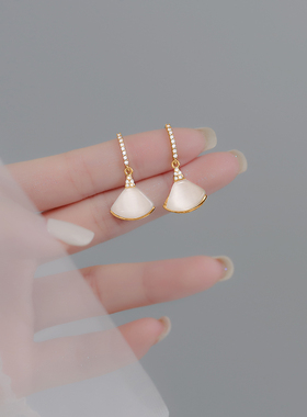 新中式银杏叶扇形耳环2025新款爆款高级感耳钉轻奢小众国风耳饰女