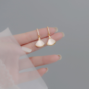 高级感耳钉轻奢小众国风耳饰女 爆款 新中式 银杏叶扇形耳环2025新款