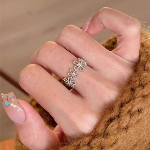 蕾丝花环戒指女小众设计轻奢高级感食指戒银色微镶细闪中古风指环