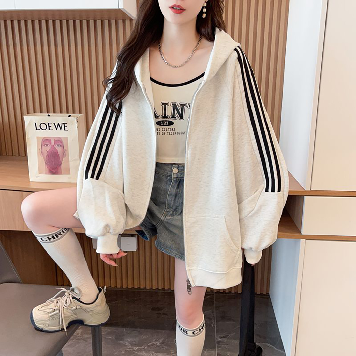 巨好看大码三条杠连帽外套女春秋