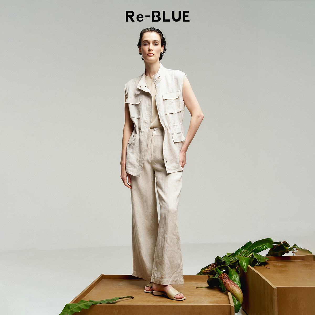 简约舒适静奢老钱风无袖收腰外套