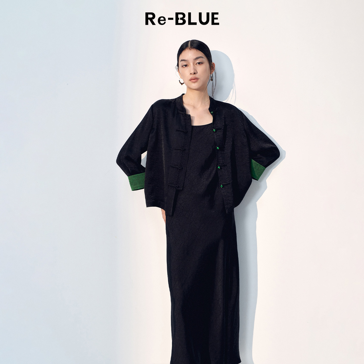 Re-BLUE轻奢优雅女装国风新中式肌理感立领对襟撞边气质短外套