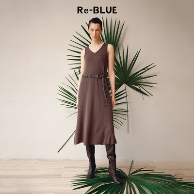 度假风针织肌理长款无袖连衣裙