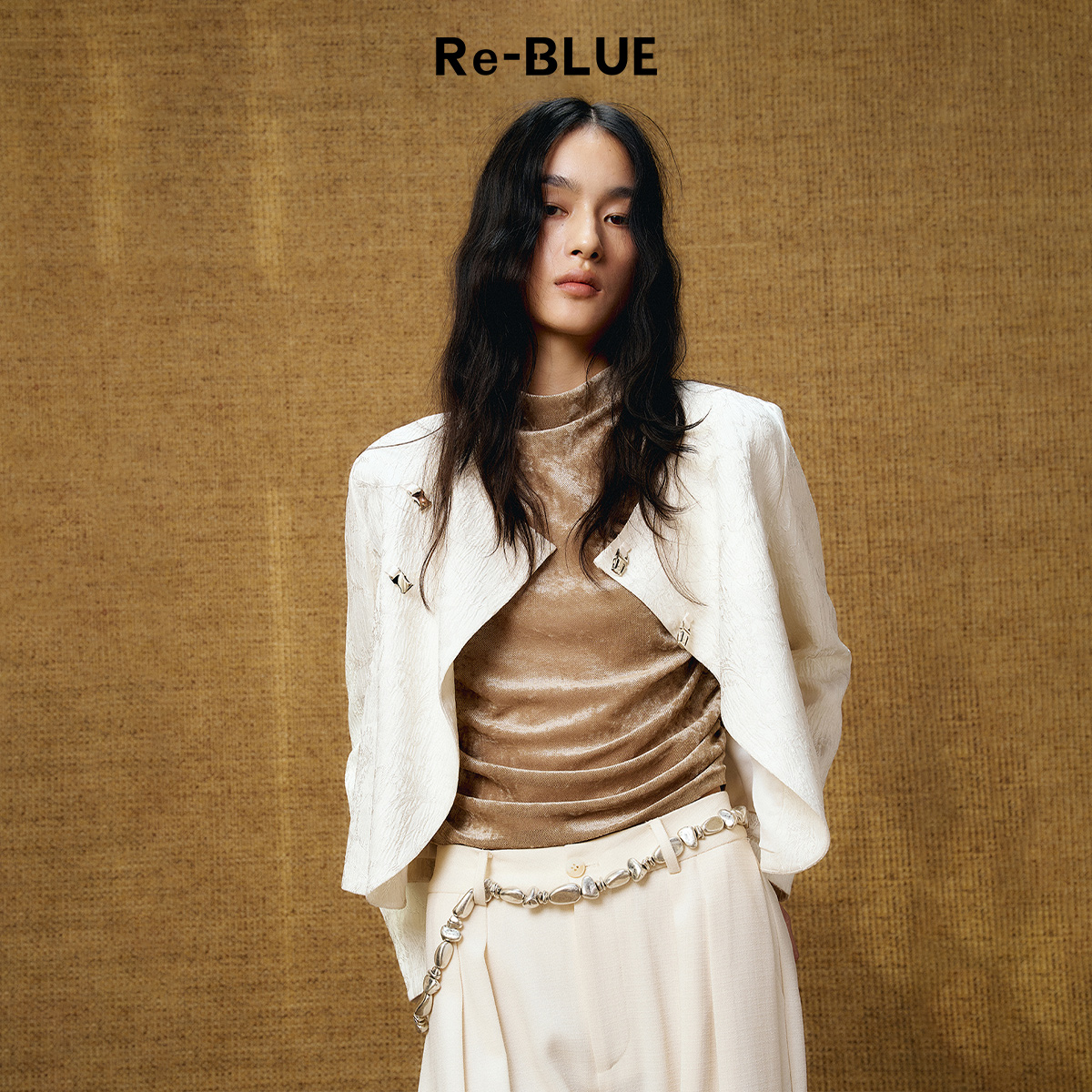 新中式不规则门襟正肩短款外套