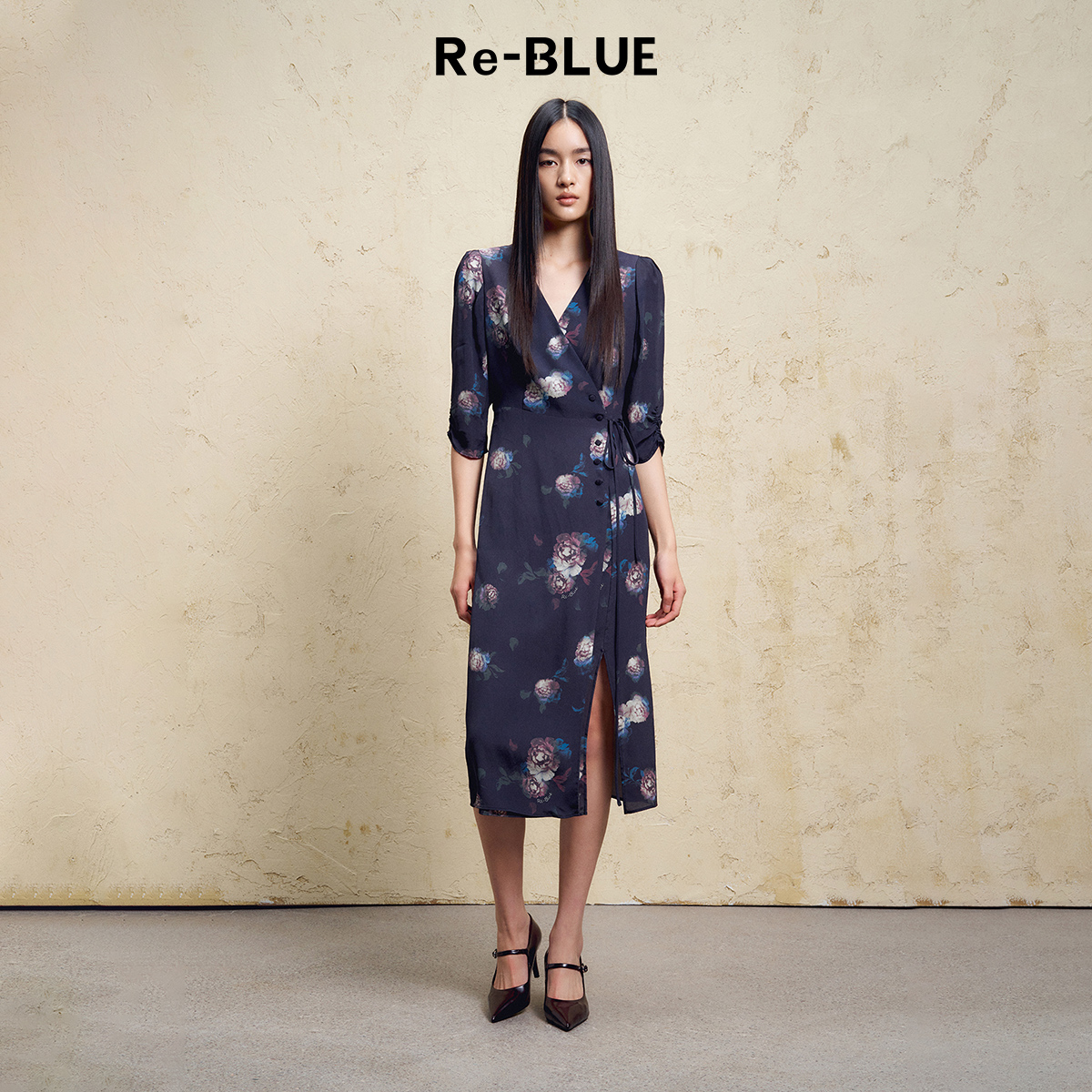 Re-BLUE轻奢优雅女装气质内敛七分袖夜幕玫瑰印花连衣裙