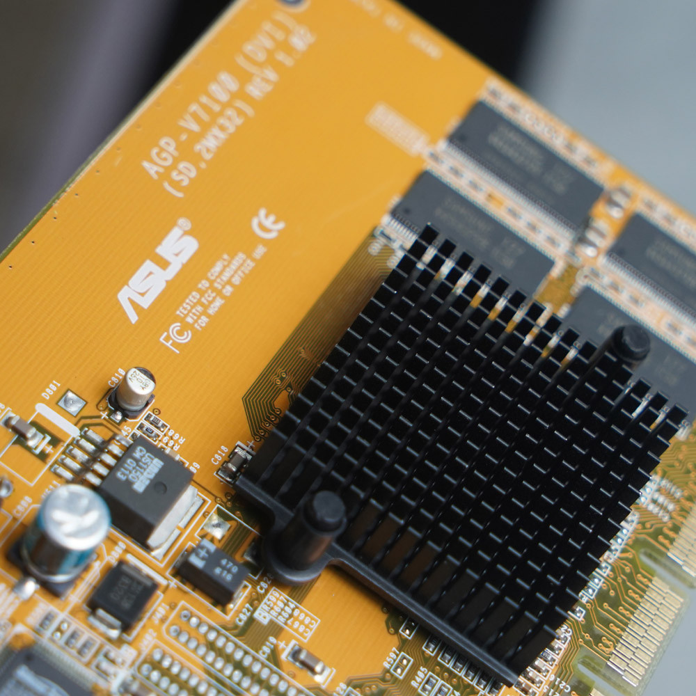 ASUS V7100  Geforce2 GF2  MX400 32M AGP 显卡