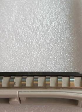 /Cisco UCS C220 C240 C480 M5 74-113290-01 2.5寸硬盘托架