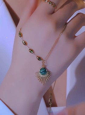 复古孔雀石扇形钛钢流苏项链女