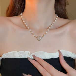 轻奢心意相连珍珠项链女2026新款潮爱心磁吸吊坠久戴不掉色锁骨链
