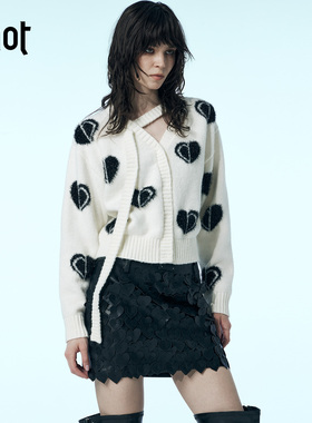 uhot/诱货黑白撞色爱心可拆卸心飘带针织衫经典慵懒新款UWWW6Z217