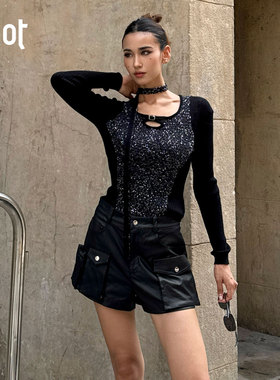 uhot/诱货黑银色修身羊毛打底衫珠片拼接修身 配：飘带UWWW1Z713M