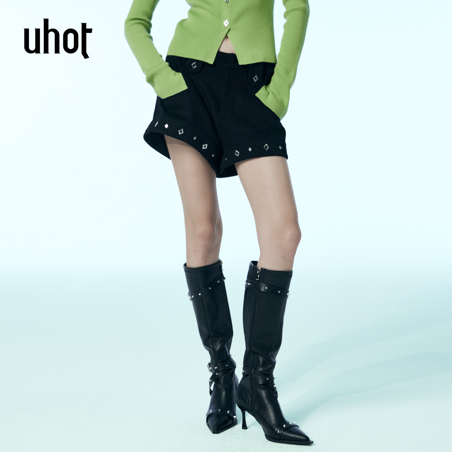 黑色菱形金属撞钉装饰A字短裤